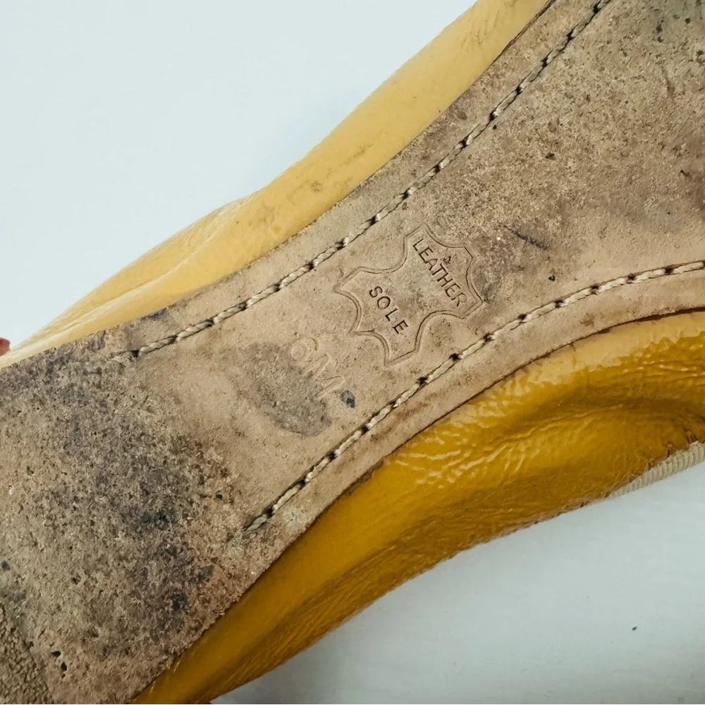 Tory Burch Caroline Size 6M Beige Elastic and Leather Ballet Flats